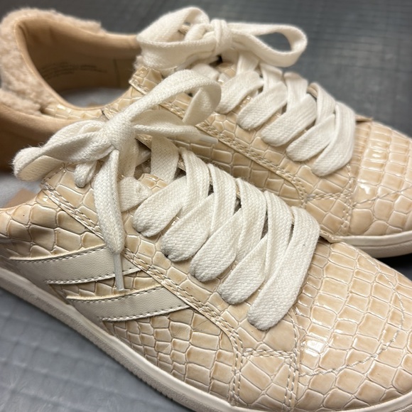 DOLCE VIDA WOMENS CREAM 7.5M NEO PLUSH CREAM COLOR SNEAKER SHOE - Picture 8 of 8